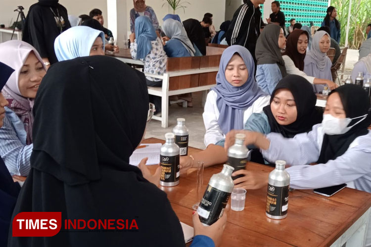 Workshop-wirausaha-dan-pembuatan-parfum-2.jpg