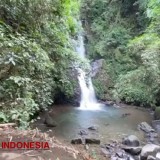 Menelisik Cerita di Balik Air Terjun Sekar Langit