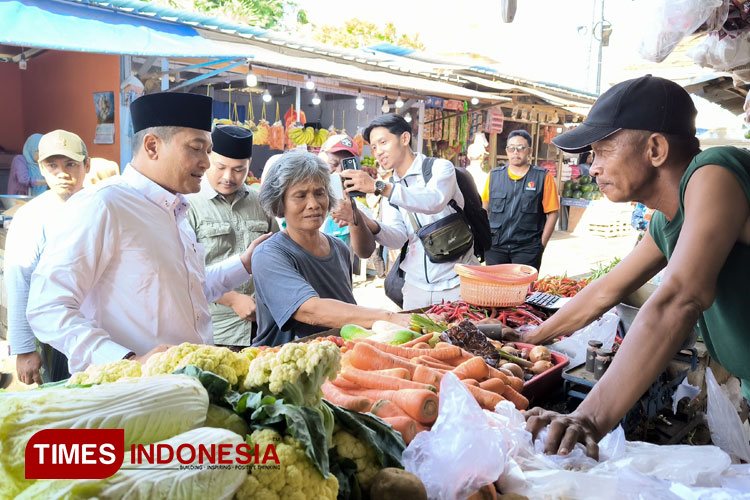 Kampanye dan Nostalgia Gus Makki di Pasar Rogojampi Banyuwangi