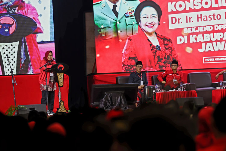 Risma Janji Siapkan SMA/SMK Gratis Total dan Perluas Layanan Kemoterapi di Luar Surabaya