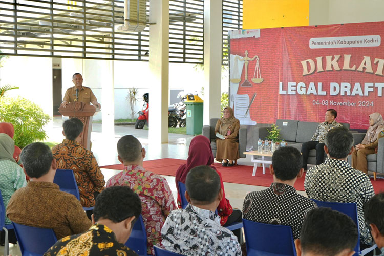 Perkuat Perda dan Perkada, Pemkab Kediri Gelar Diklat Legal Drafting