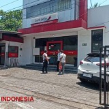 Kantor Bank Jatim di Banyuwangi Disatroni Pria Bersenpi