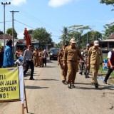 Tinjau Pekerjaan Jalan Gondanglegi-Balekambang, Plt Bupati Malang: Pastikan Klir