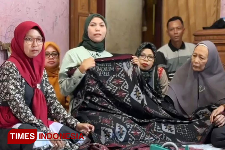 Sarung-Tenun-Goyor-2.jpg