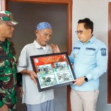 Entas Kemiskinan, Pj Gubernur Adhy Serahkan Program Rehabilitasi Rutilahu Warga Tak Mampu di Kediri 