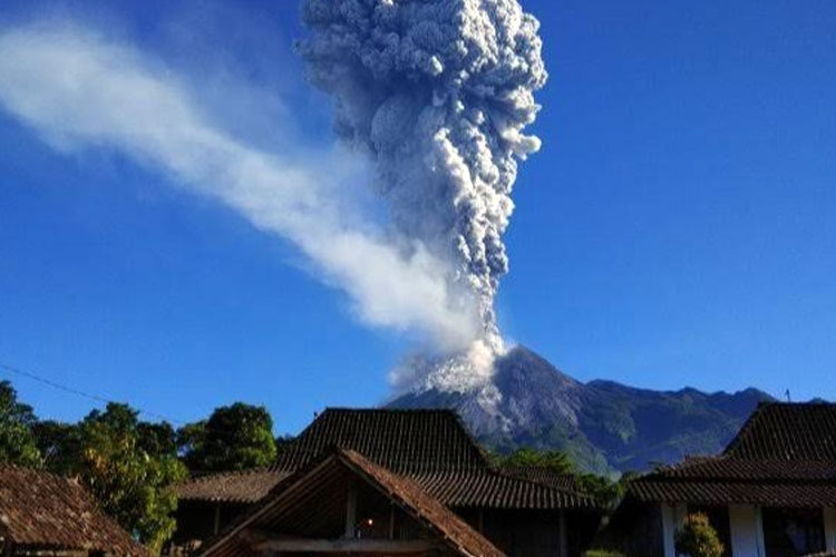 Aktivitas Gunung Iya Ende Meningkat, Status Naik Menjadi Siaga