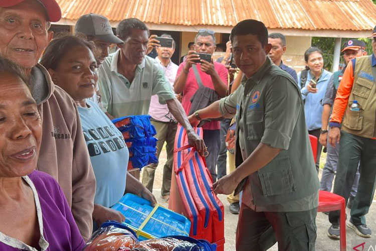 10 Ribu Lebih Warga Diminta Pindah dari Kaki Gunung Lewotobi