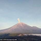 Gunung Semeru Erupsi hingga 10 Kali, Letusan Capai Ketinggian 1 Km di Atas Puncak