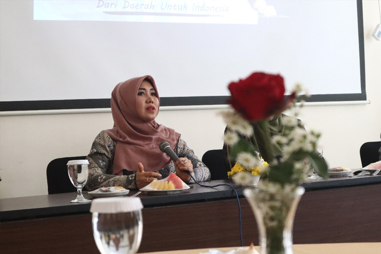 Reses di Bangkalan, Anggota DPD Lia Istifhama Serap Aspirasi Guru SMK