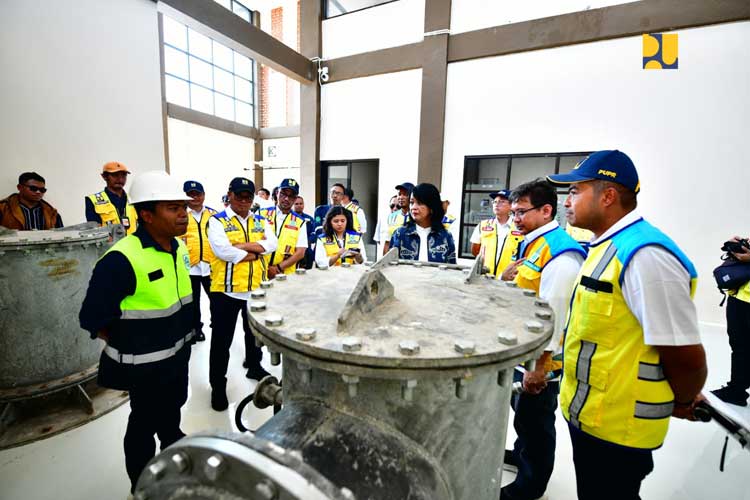 Wamen PU Diana Kusumastuti Tinjau Tol Semarang-Demak Terintegrasi Tanggul Laut dan Sistem Pengendali Banjir Rob Tambak Lorok