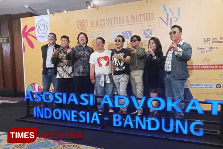 DPC AAI Bandung menggelar rapat anggota cabang dan pelantikan serta perayaan HUT ke-34 sebagai bentuk memperkuat soliditas organisasi dan regenerasi advokat (Foto: Deni Supriatna/TIMES Indonesia)