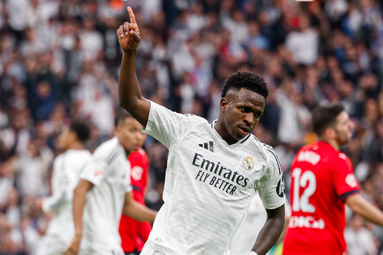 Vinicius Junior mencetak hat-trick dalam lanjutan Liga Spanyol pekan ke-13 laga Real Madrid vs Osasuna di Santiago Bernabeu, Madrid, Sabtu (9/11/2024) malam WIB. (Foto: X/@realmadrid)