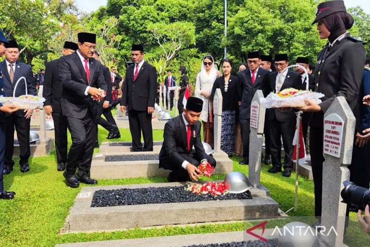 Hari Pahlawan 2024, Wapres RI Gibran Pimpin Upacara di TMP Kalibata