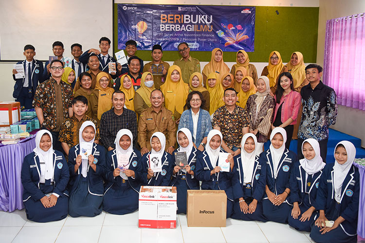 Guru-dan-Siswa-SMPN-2-PPU.jpg