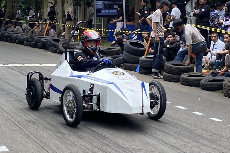 Kyra Team saat berkompetisi di KMLI 2024.