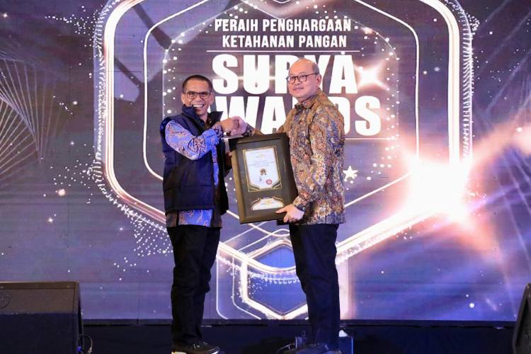 Pemprov Jatim Raih Penghargaan Provinsi Lumbung Pangan Nasional 