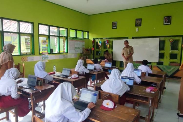 ANBK di Pacitan Lancar Jaya, Tanpa Kendala Berkat Gotong Royong