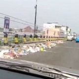 DLH Kota Malang Heran, Warga Masih Buang Sampah di Pinggir Jembatan Gadang