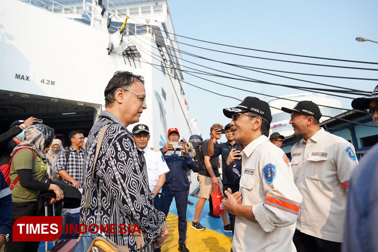 Dua Kapal DLU Tiba di Surabaya, Evakuasi Ratusan Penumpang dari Labuan Bajo