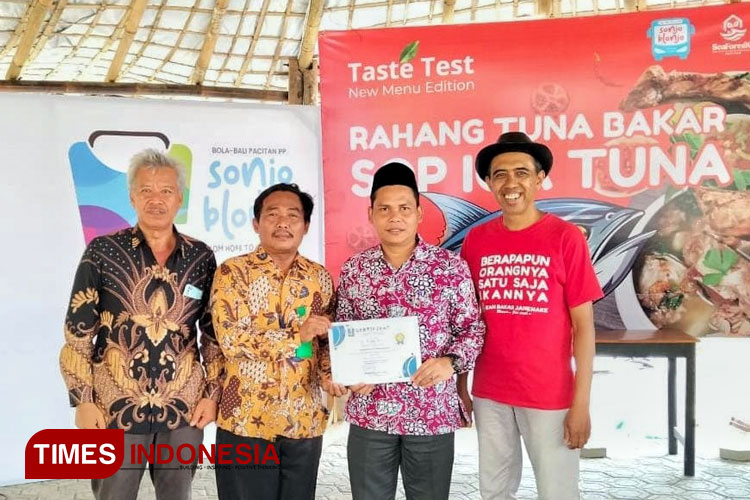 Komitmen Dukung Pendidikan Inklusi, Ketua STKIP PGRI Pacitan Terima Penghargaan dari Cabdindik