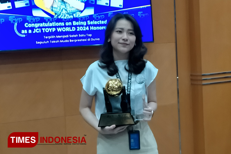 Risa-Santoso-2.jpg
