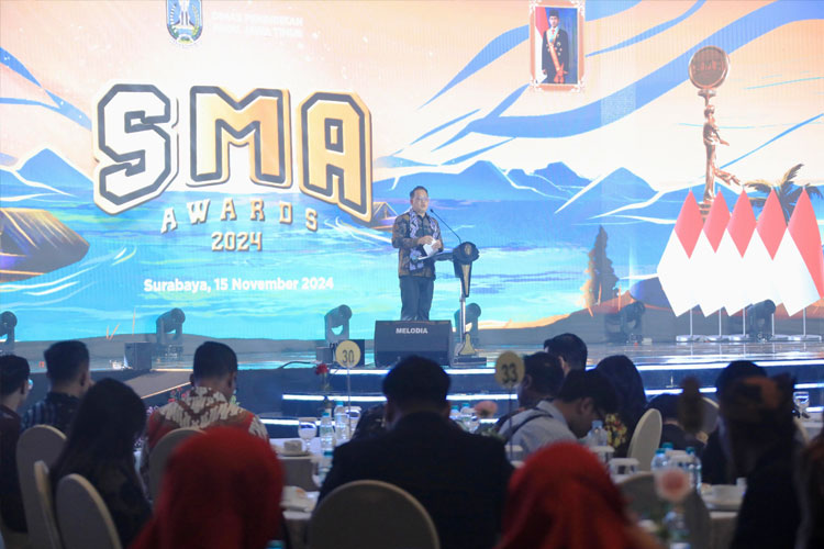 SMA Award 2024, Pj Gubernur Jatim Minta Siswa Jaga Prestasi Tingkat Nasional dan Internasional