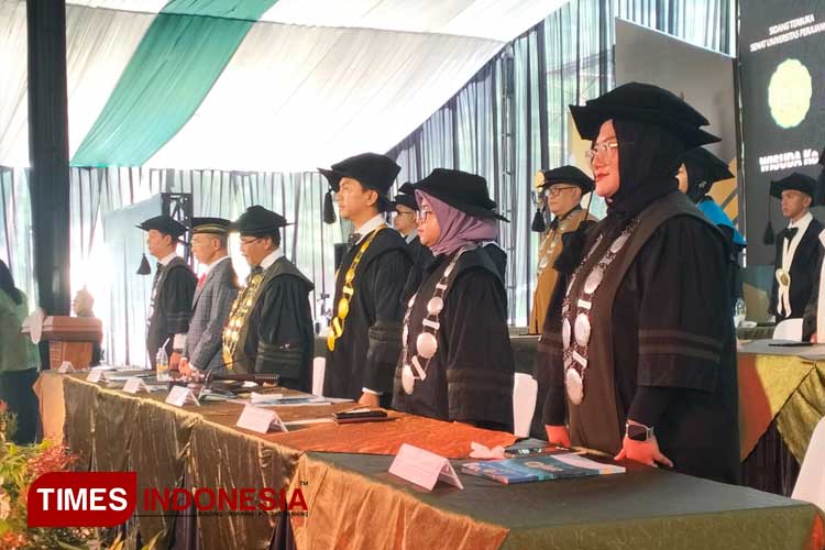 wisuda-4.jpg