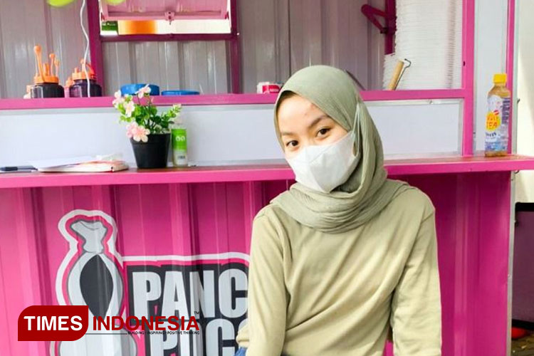 Berawal dari Pancong Pocong di Alfamart Kepanjen, Fitri Dewi Sukses Memiliki 9 Outlet F&B