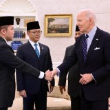 Sikap Tegas Seskab Teddy Dampingi Prabowo Temui Presiden Joe Biden di Gedung Putih