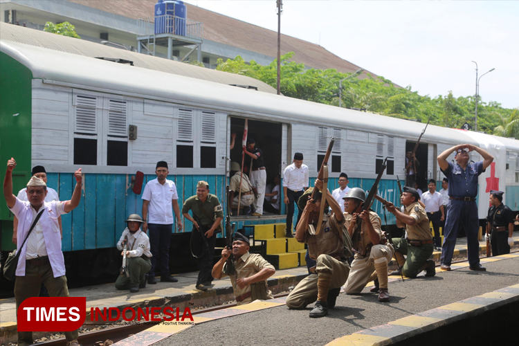 KAI Daop 8 Surabaya Gelar Treatikal Kereta Api Terakhir Surabaya