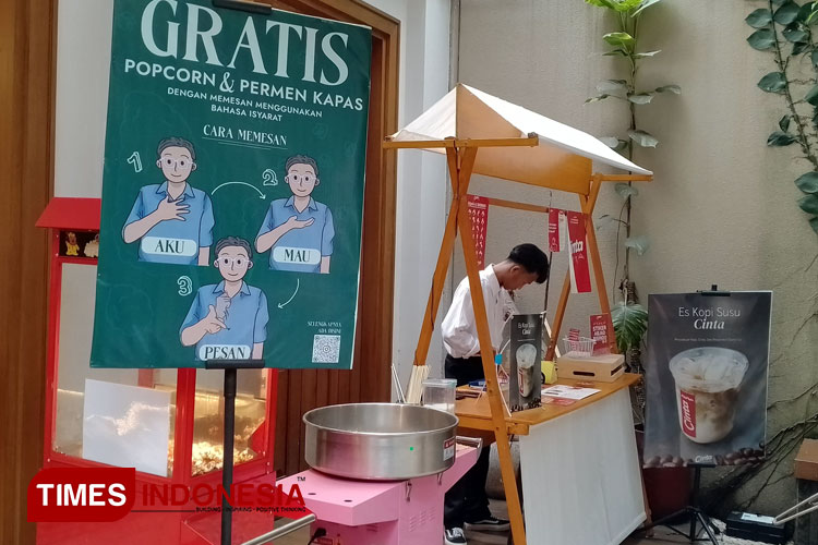 Kopi Cinta, Ngopi sembari Belajar Bahasa Isyarat