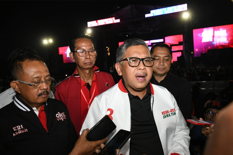 Hasto Minta Seluruh Kader PDI Perjuangan Bergerak Menangkan Risma - Gus Hans