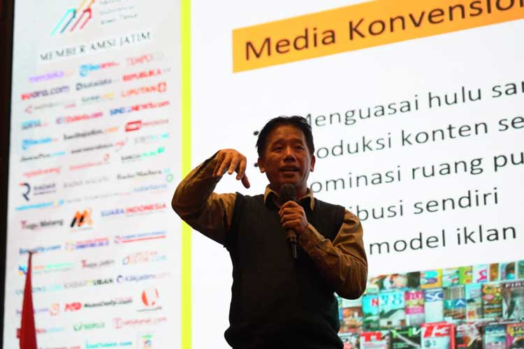 Seminar AMSI Jatim 2024: Suwarjono Soroti Tantangan Media Lokal di Era Digital