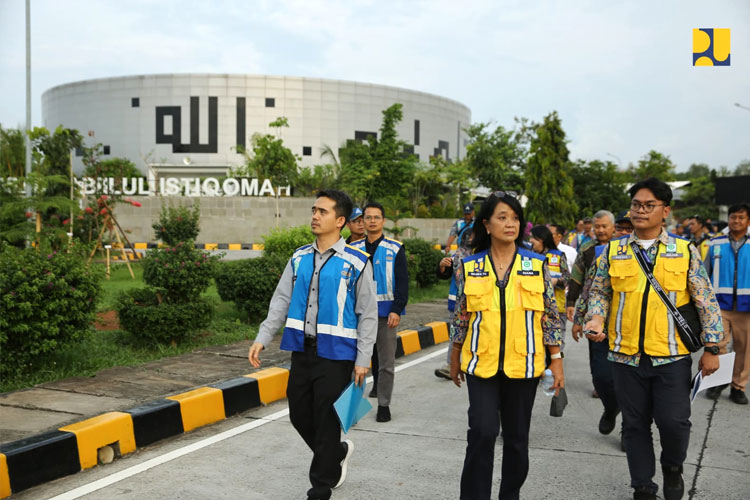 Wamen PU Diana Kusumastuti Tinjau Kesiapan Tol Trans Jawa untuk Nataru 2025