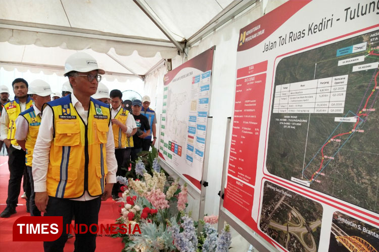 Kunjungi Kediri, Menteri PU Tinjau Irigasi, Proyek Jalan Tol, dan Jembatan