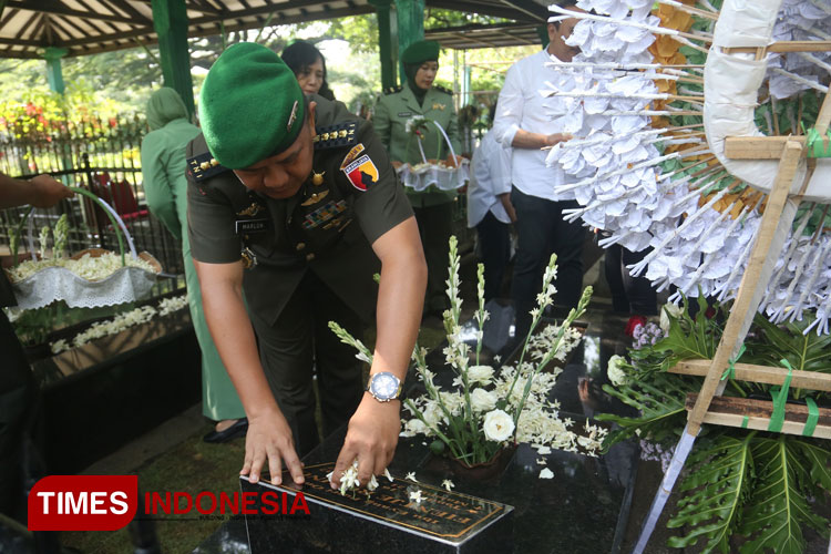 Hubdam V Brawijaya Peringati HUT ke-79 dengan Ziarah ke Makam Sesepuh R. Soenardi