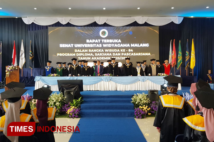 Wisuda ke-84 Universitas Widyagama Malang: 460 Lulusan Siap Berkarya