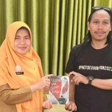 Yahya Yabo Terbitkan Buku Secara Indie, Kepala DPK Retno Beri Apresiasi Penulis Lokal Bontang