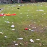 Warga Keluhkan Alun-Alun Bondowoso Penuh Sampah Usai Kampanye Akbar 02