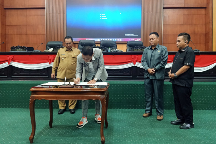 DPRD Jombang Sahkan APBD 2025, Fokus Pembangunan Infrastruktur dan Layanan Publik