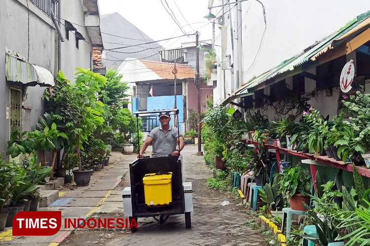 Becak Modular, Kendaraan Listrik untuk Mendukung UMKM Kampoeng Oase Suroboyo