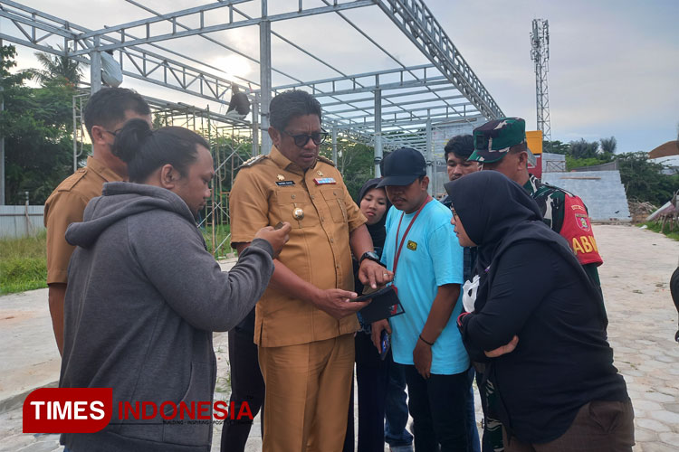 Sidak Pembangunan Kantor di Hop I Badak, Wali Kota Bontang Pastikan Bangun Mini Soccer Dan Fasilitas Olahraga Tahun Depan