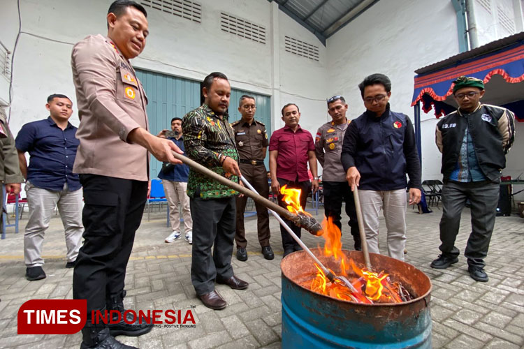 Ribuan Surat Suara Rusak Dibakar KPU, Pilwali Malang Hanya 52 Lembar