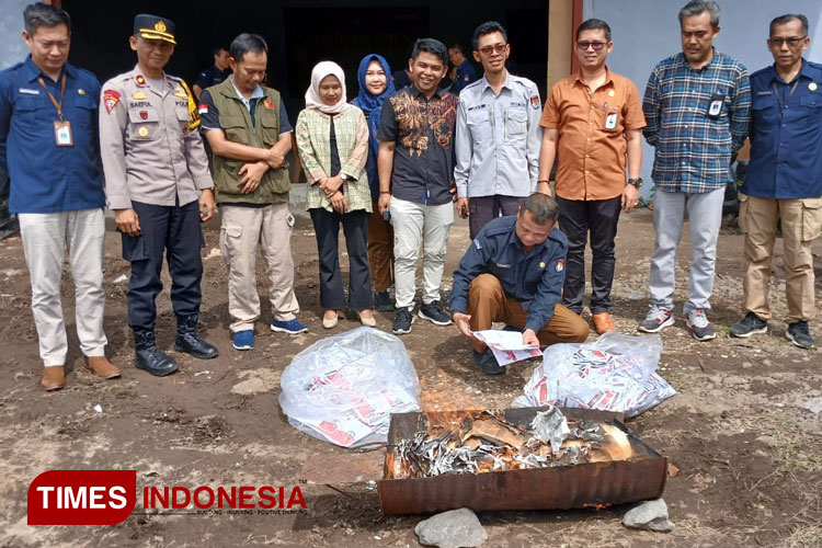 Sekitar 2000 Lembar Surat Suara di Kota Banjar Dibakar, Ini Alasannya