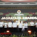 Tangkap DPO Internasional, Imigrasi Surabaya Raih Penghargaan Jagratara Awards 2024