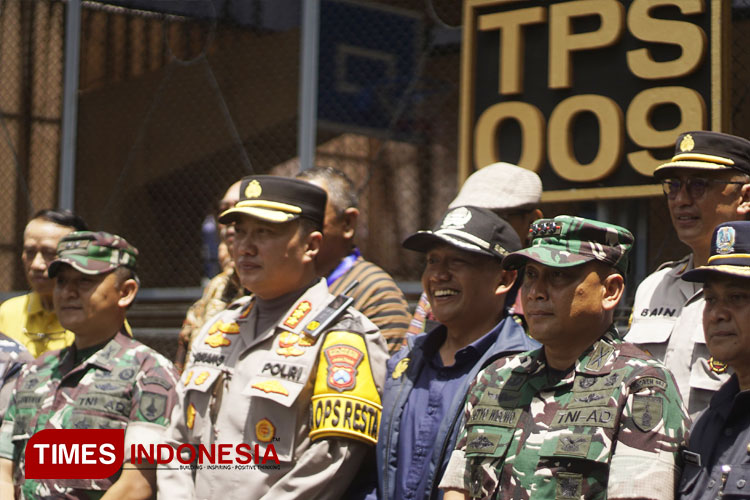 Forkopimda-Kota-Malang-usai-memantau-TPS-unik-09.jpg