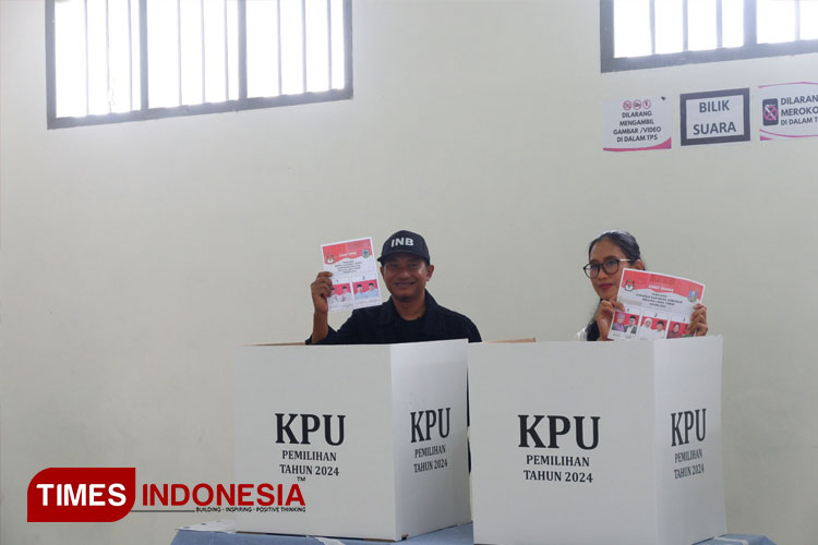 Optimistis Sambut Hasil Pilkada 2024, Indrata Nur Bayuaji Nyoblos di TPS 004 Pacitan