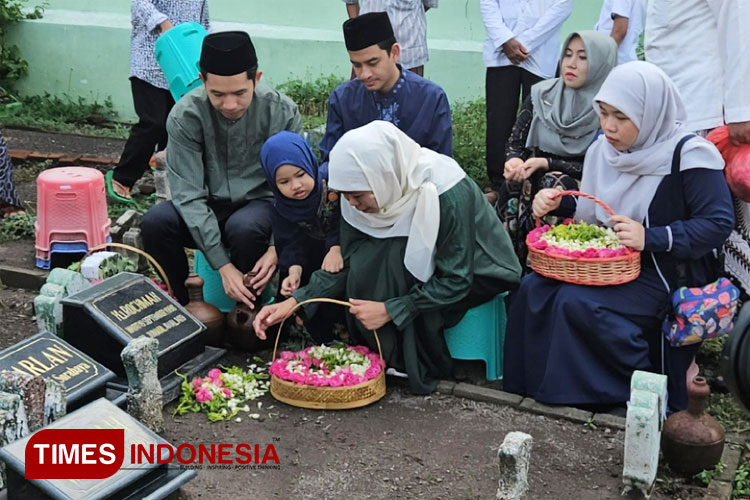 Mencoblos di Surabaya, DPD RI Lia Istifhama Optimis Kemenangan Khofifah-Emil Tembus 70 Persen