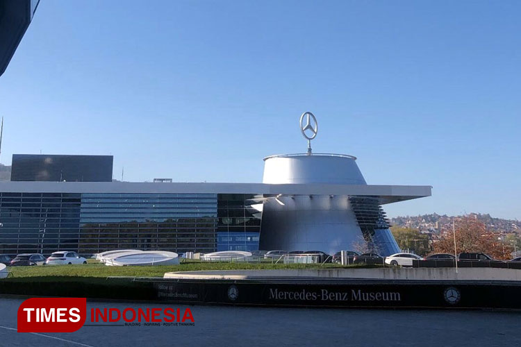 Museum-Mercedes-Benz-a.jpg