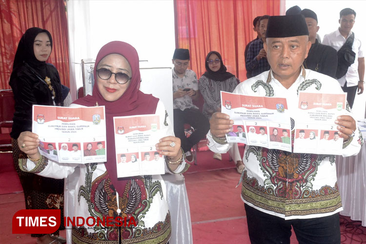 Sanusi-didampingi-isteri-Anis-Zaidi-3.jpg